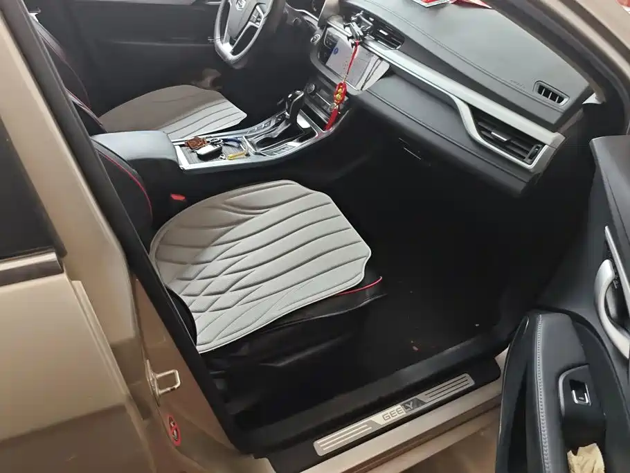 Geely Emgrand — миниатюра 8