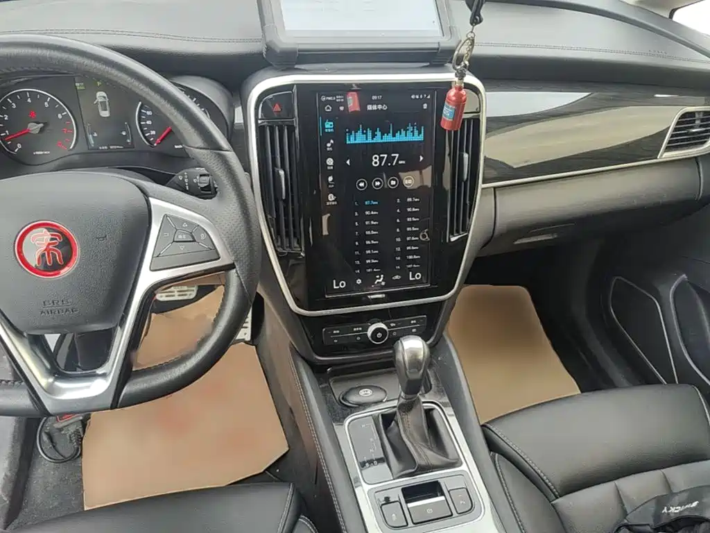 BYD MAX — миниатюра 10