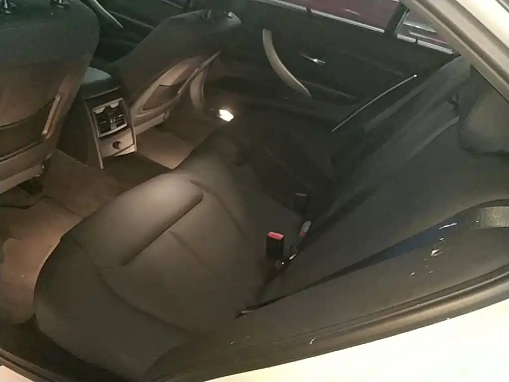 BMW 3 Series — миниатюра 17
