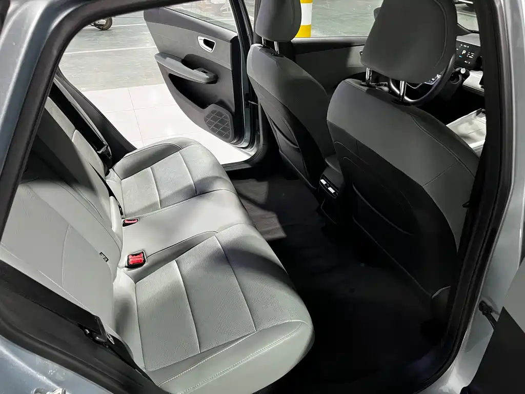 Roewe D6 — миниатюра 13