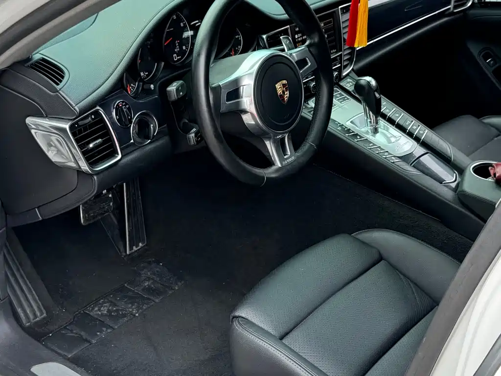 Porsche Panamera 2013 Panamera 4 Platinum Edition 3.6L