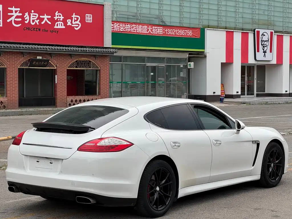 Porsche Panamera 2013 Panamera 4 Platinum Edition 3.6L