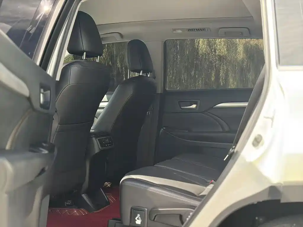 Toyota Highlander — миниатюра 5
