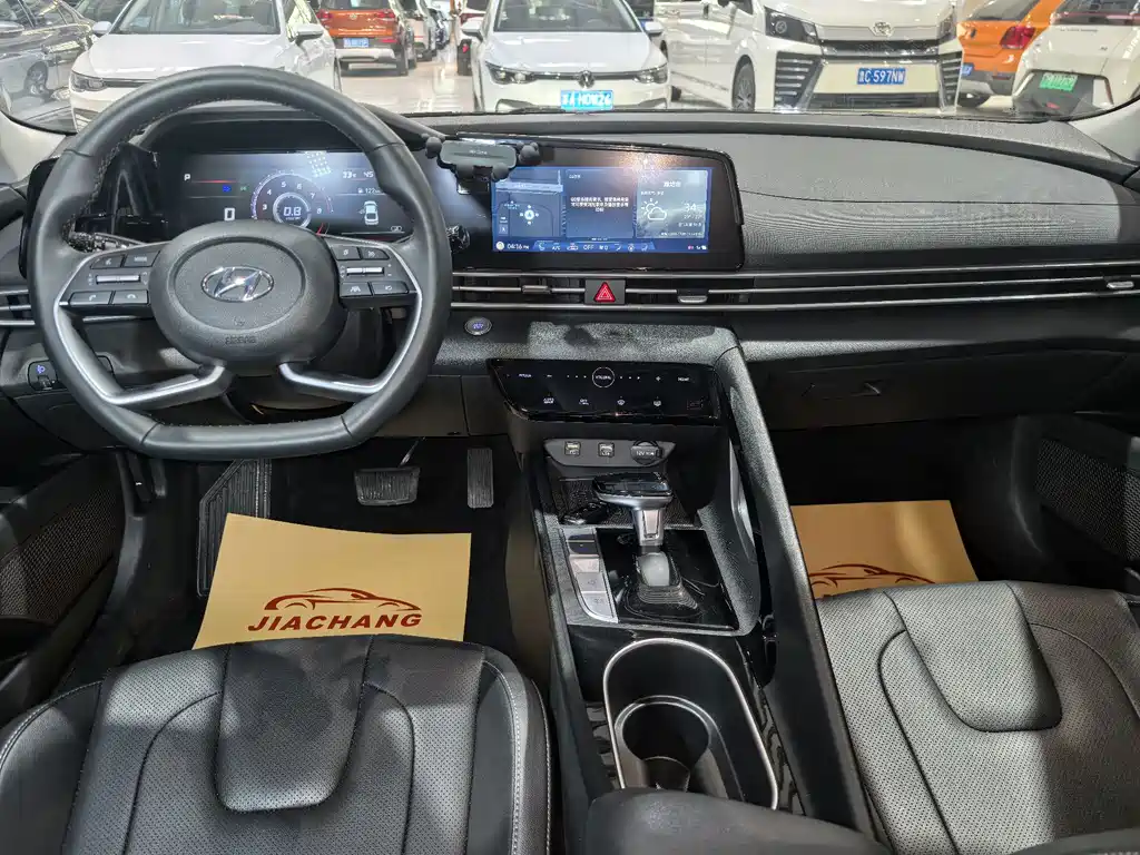 Hyundai Elantra — миниатюра 5