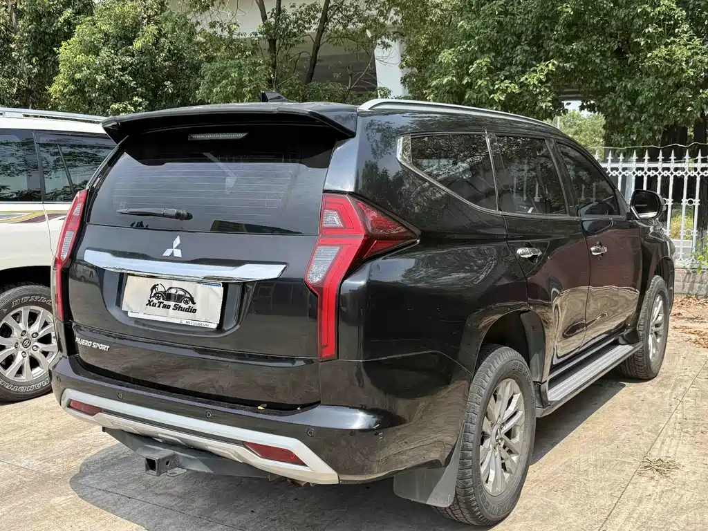 Mitsubishi Pajero Sport (Import) — миниатюра 5