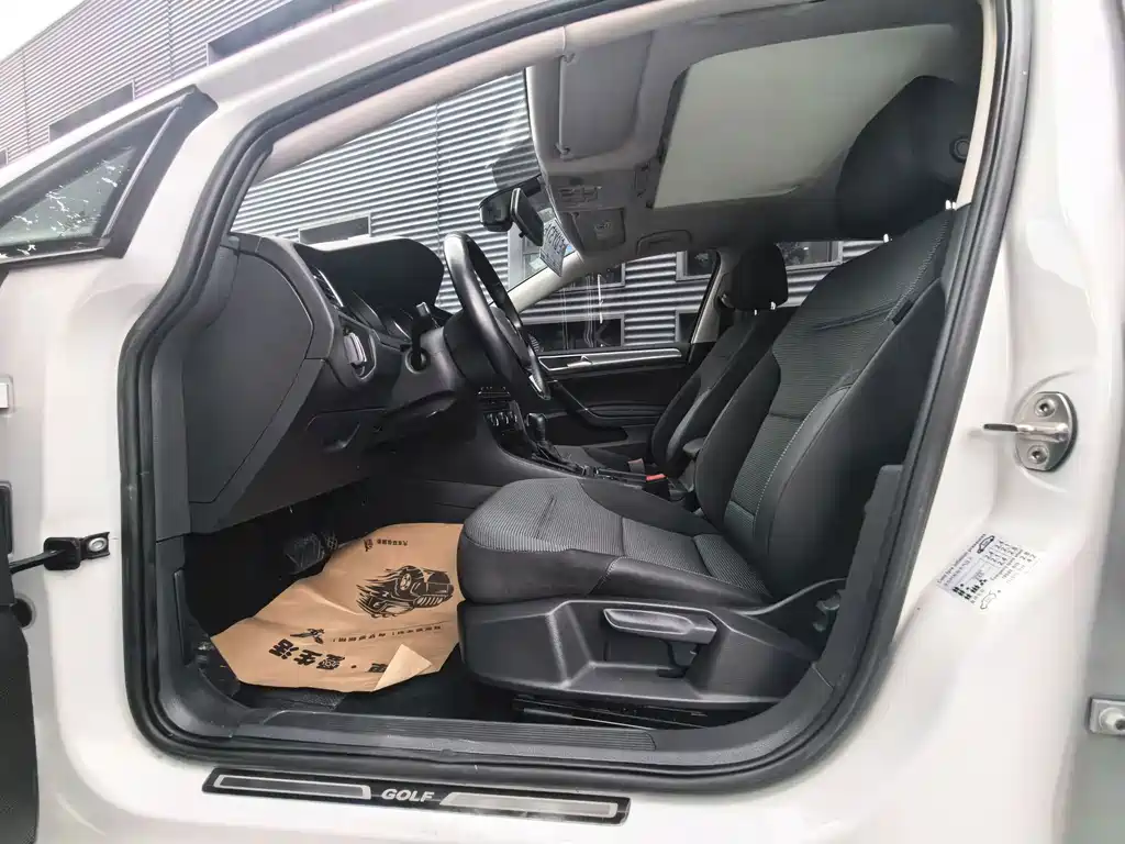 Volkswagen Golf — миниатюра 3