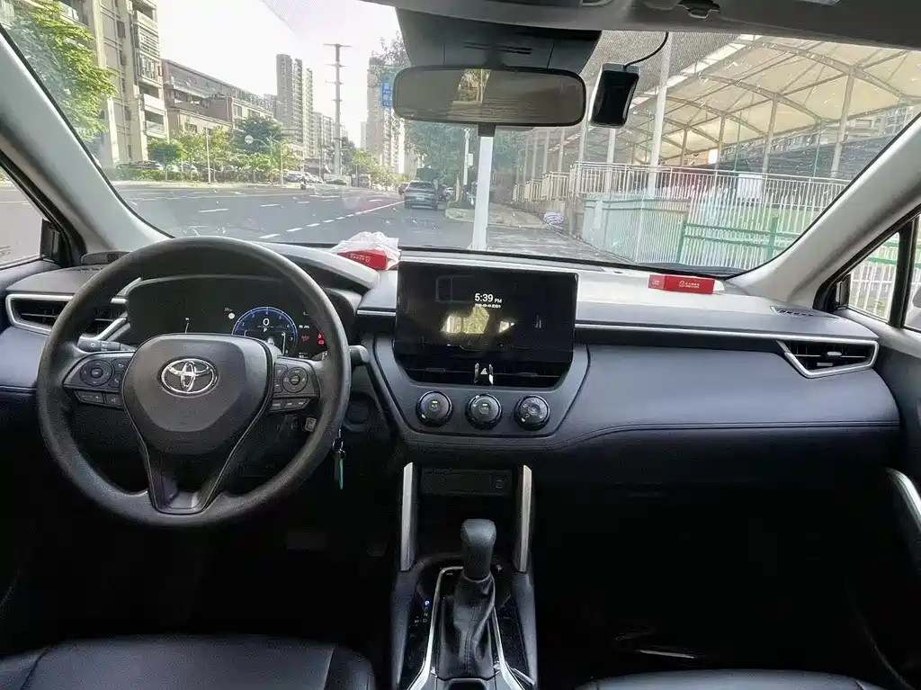 Toyota Corolla Cross — миниатюра 5
