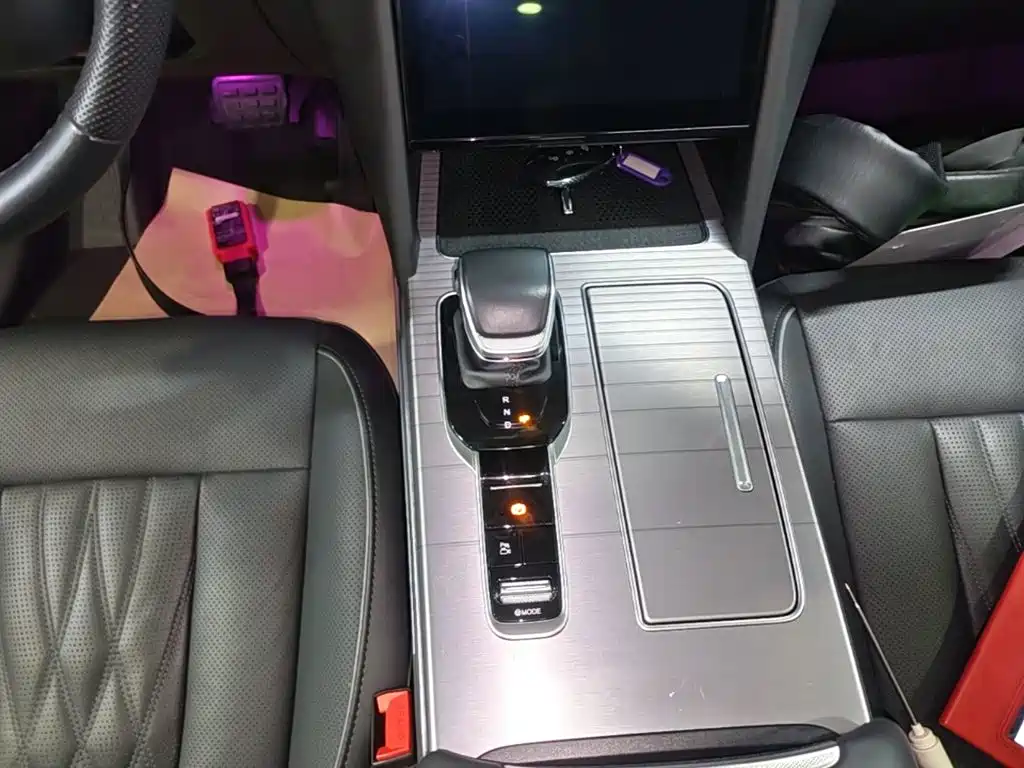 Hongqi Hongqi HS7 PHEV — миниатюра 14