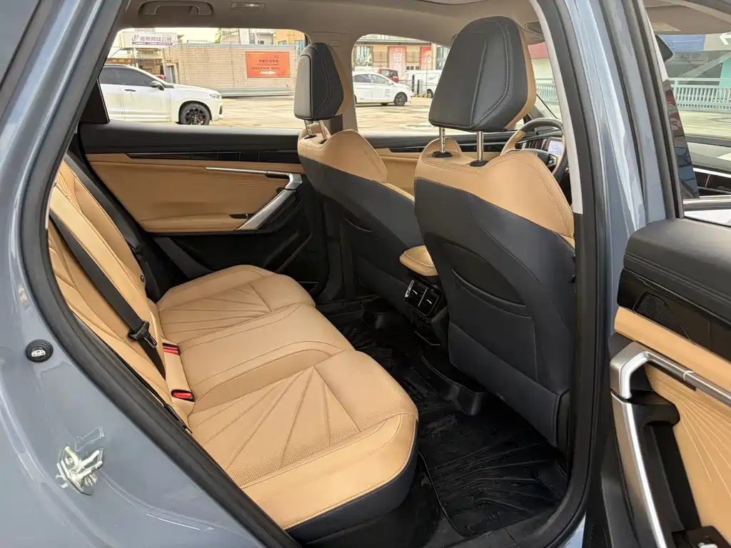 Geely Boyue L L 2023 1.5TD DCT Luxury