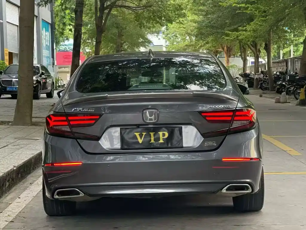 Honda Accord — миниатюра 9