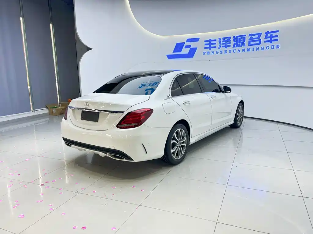 Mercedes-Benz C-Class — миниатюра 4
