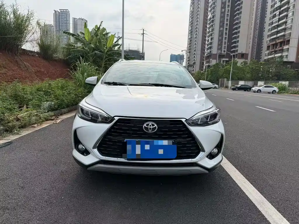 Toyota Yaris L — миниатюра 2
