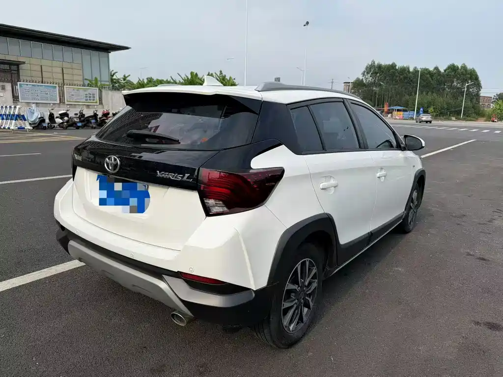 Toyota Yaris L — миниатюра 4