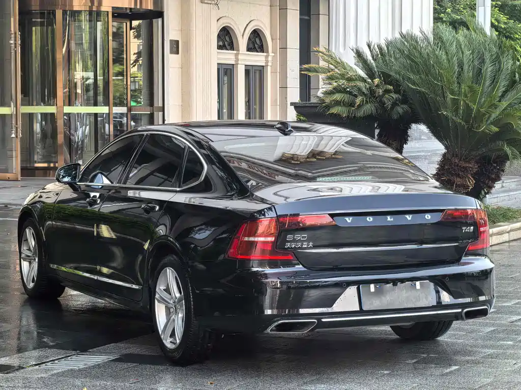 Volvo S90 2019 T4