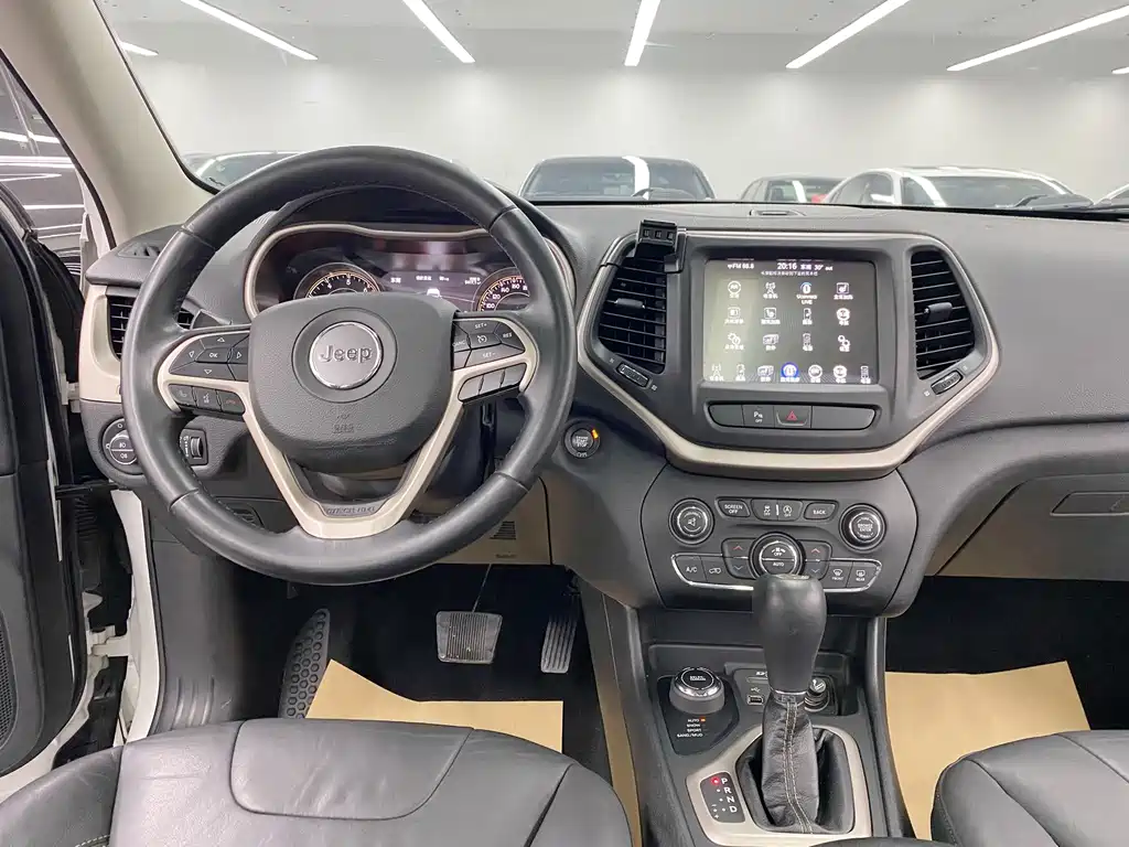 Jeep Cherokee — миниатюра 18