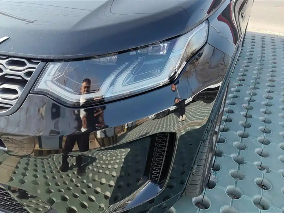 LAND ROVER DISCOVER NEW ENERGY SOURCES FOR SPORTS