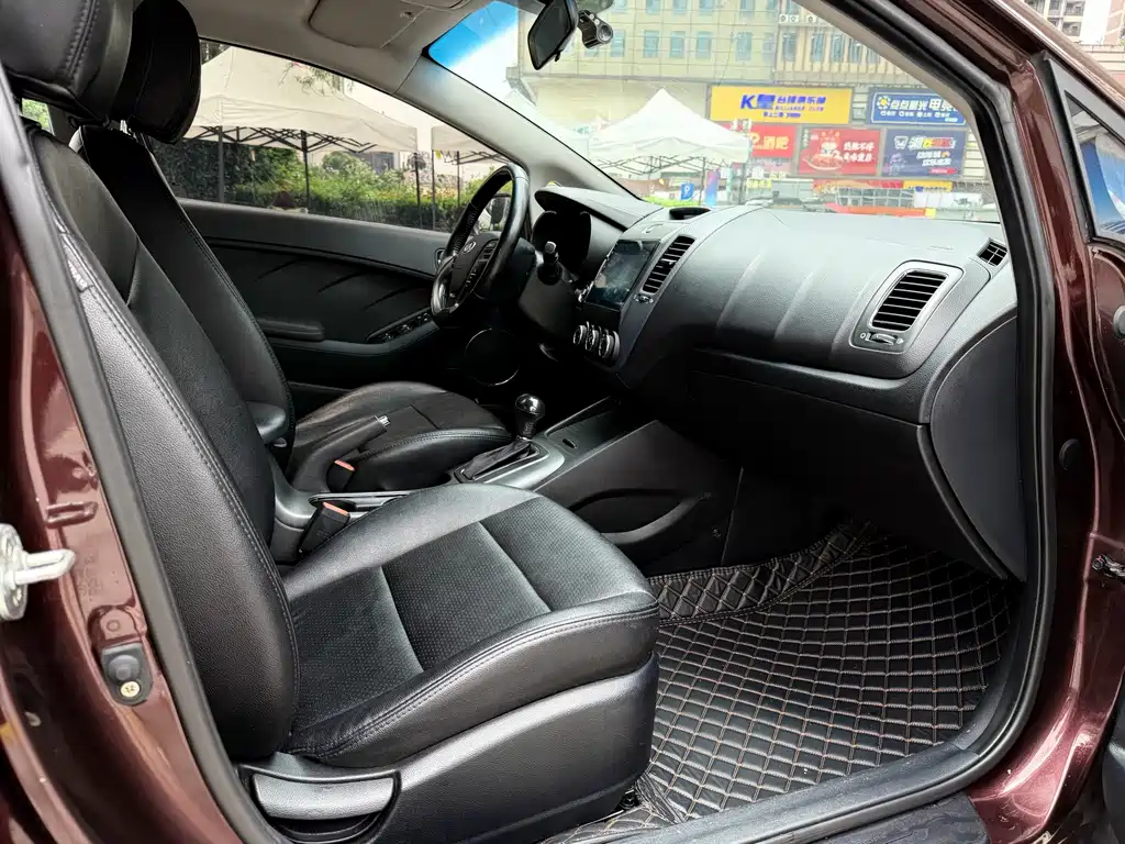 Kia K3 — миниатюра 10
