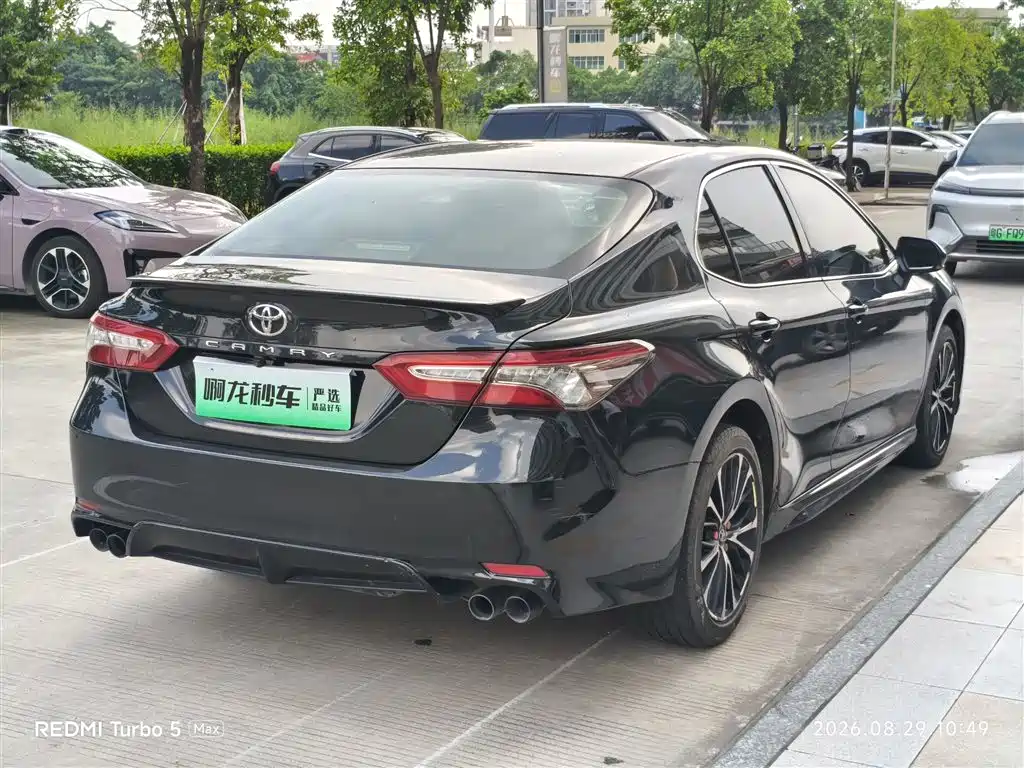 Toyota Camry — миниатюра 9