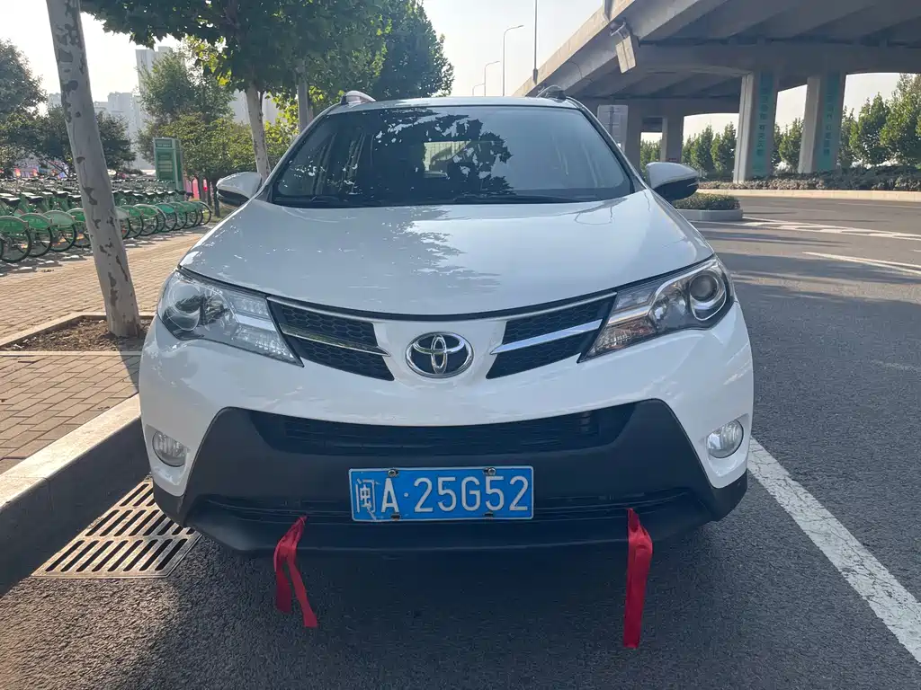 Toyota RAV4 — миниатюра 2