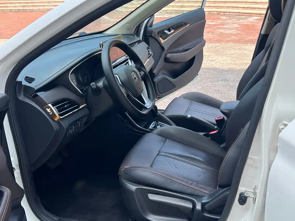 Changan Eado DT — миниатюра 4