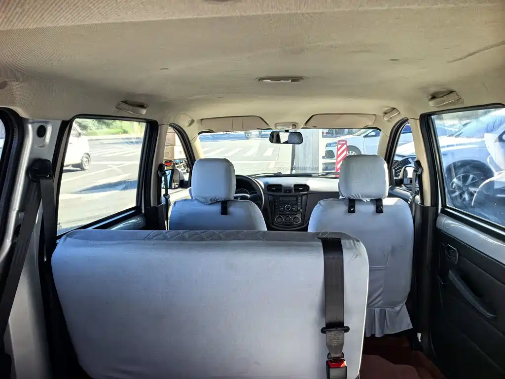 Wuling Hongguang — миниатюра 5