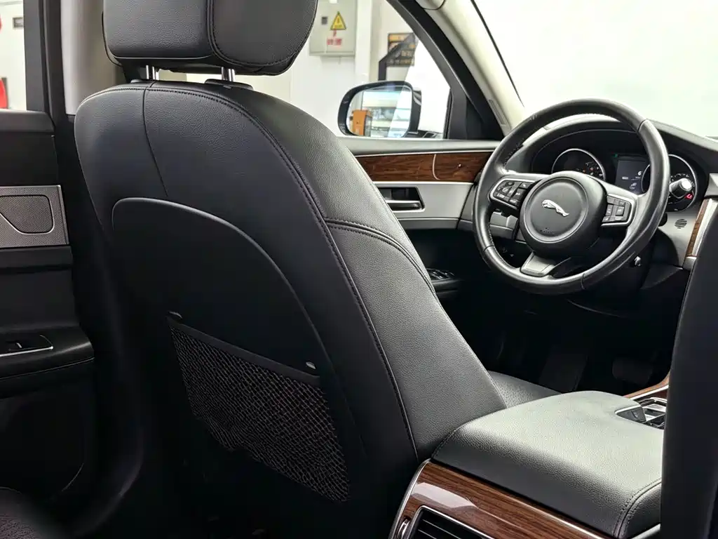 Jaguar XF — миниатюра 9