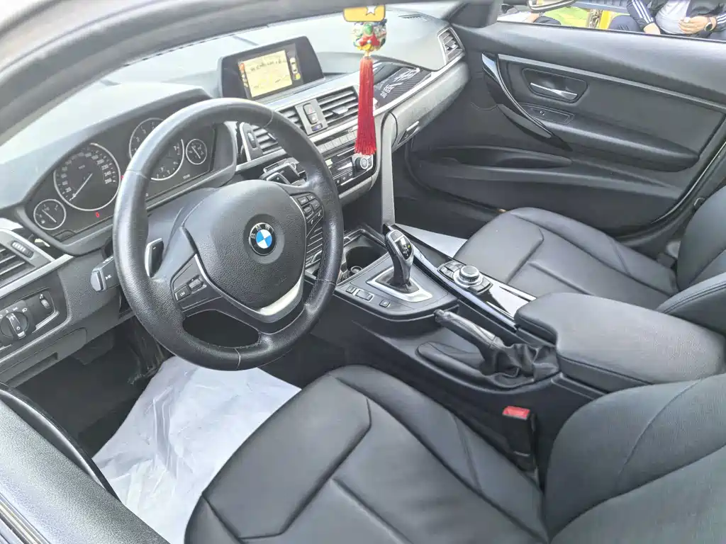 BMW 3 Series — миниатюра 13