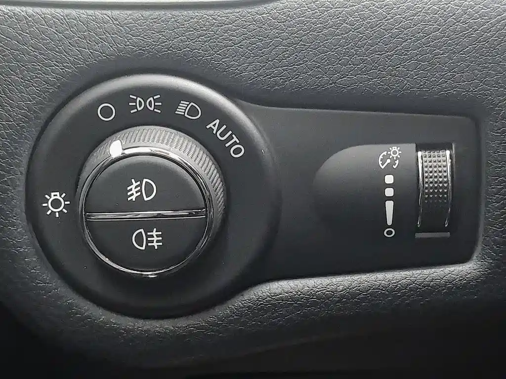 Jeep Cherokee — миниатюра 21