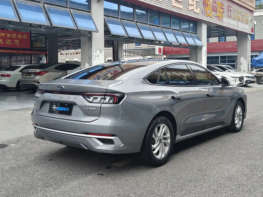 Ford Mondeo — миниатюра 9