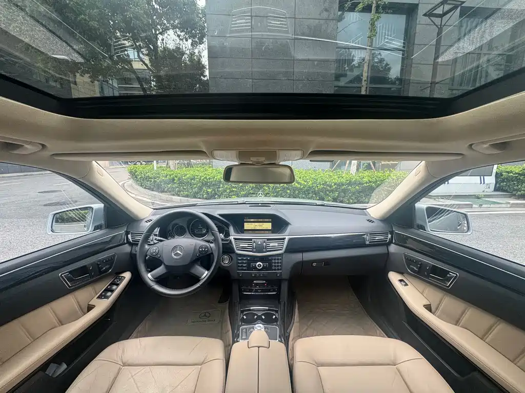 Mercedes-Benz E-Class — миниатюра 21