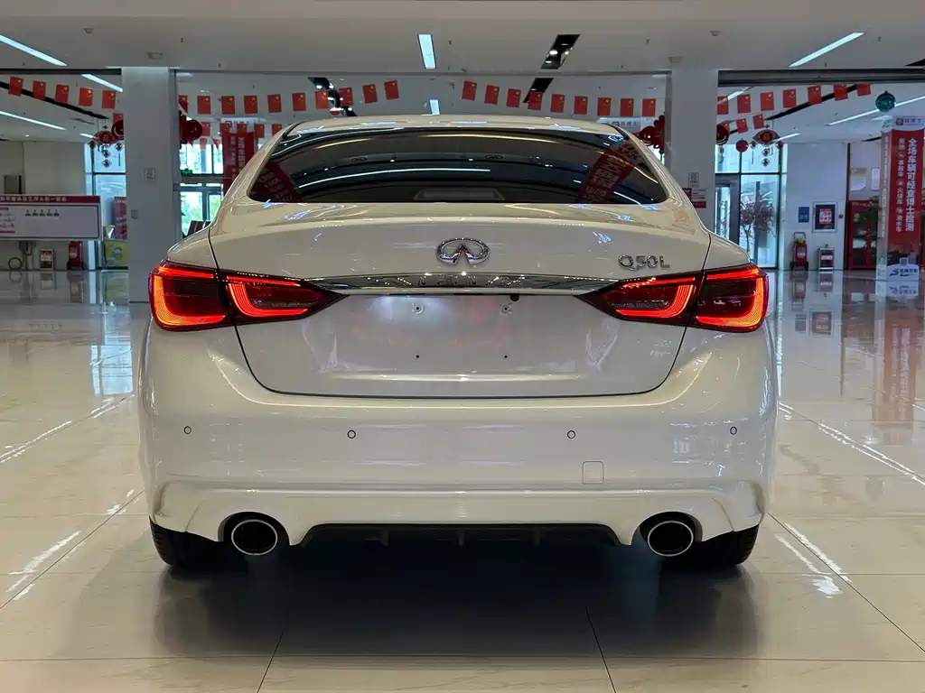 Infiniti Q50L — миниатюра 10