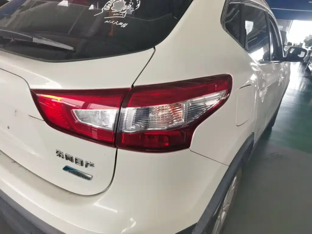 Nissan Qashqai — миниатюра 8