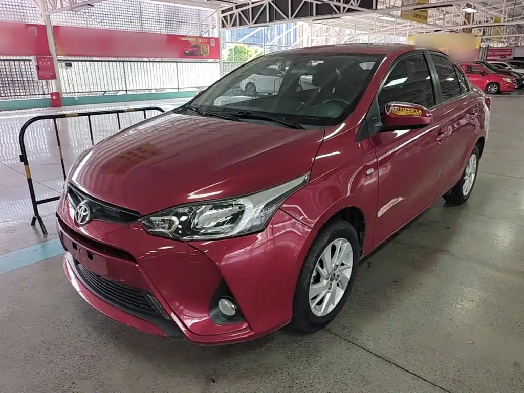 Toyota Yaris L — миниатюра 2