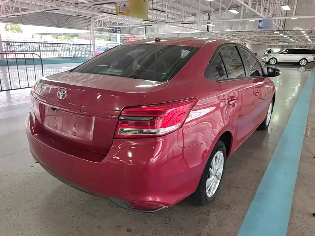 Toyota Yaris L — миниатюра 7