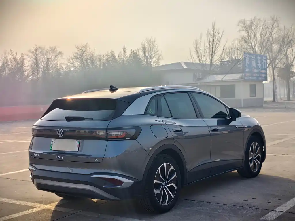 VOLKSWAGEN ID.4 X