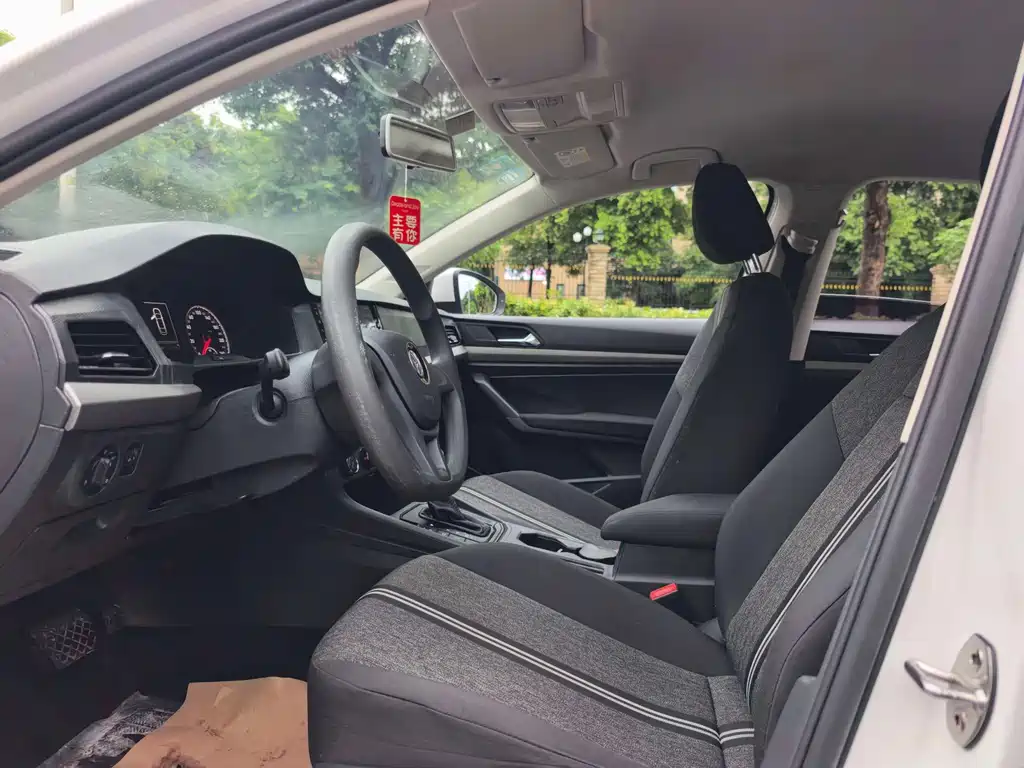 Volkswagen Lavida — миниатюра 4