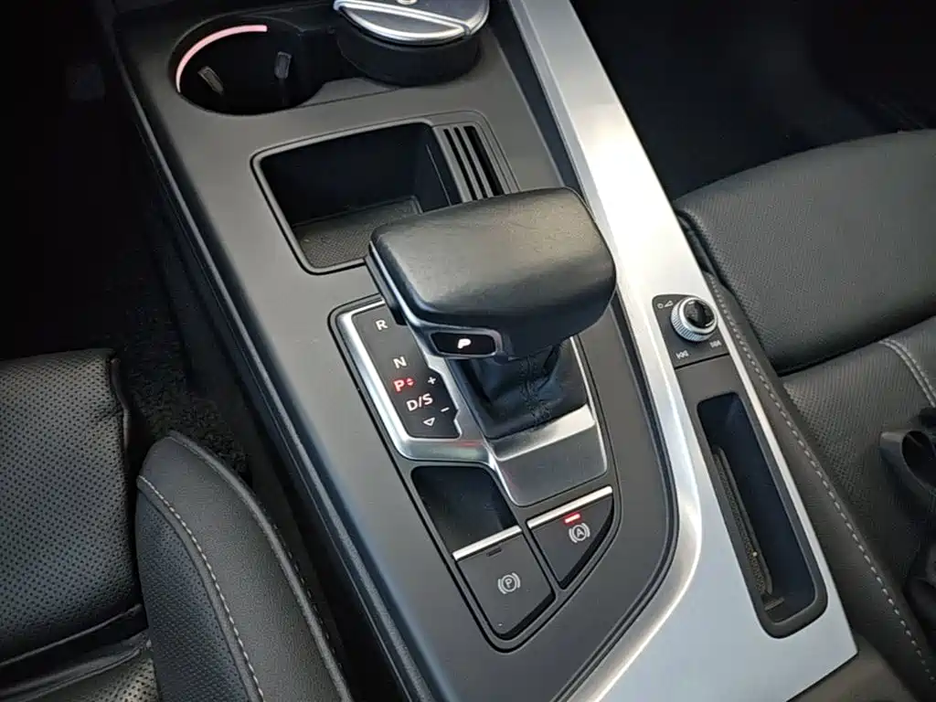Audi A4L — миниатюра 14