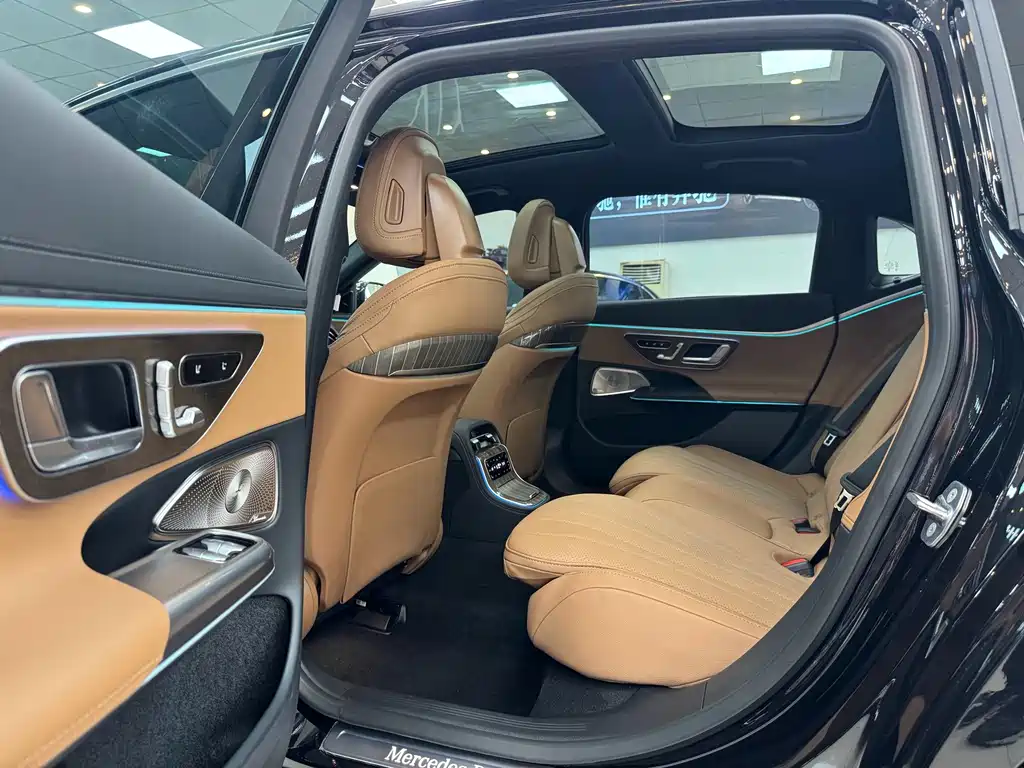Mercedes-Benz E-Class — миниатюра 10