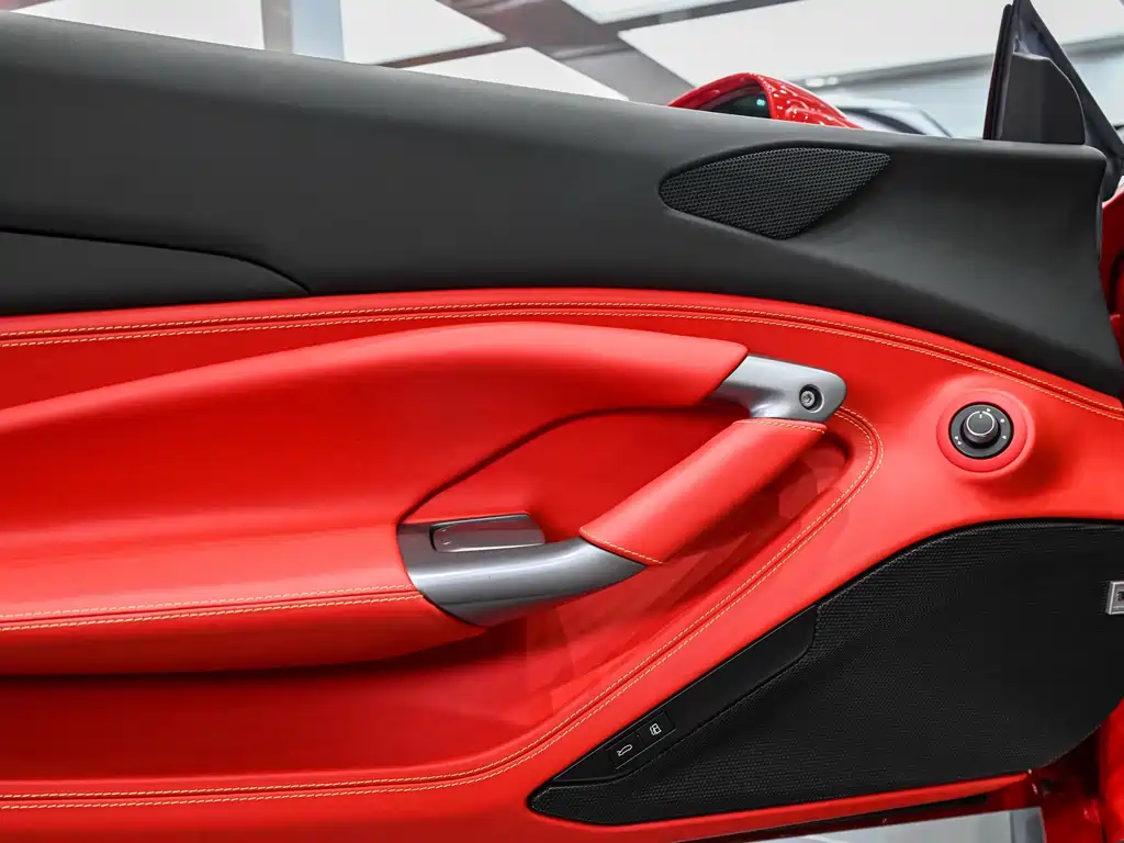 Ferrari F8 — миниатюра 20