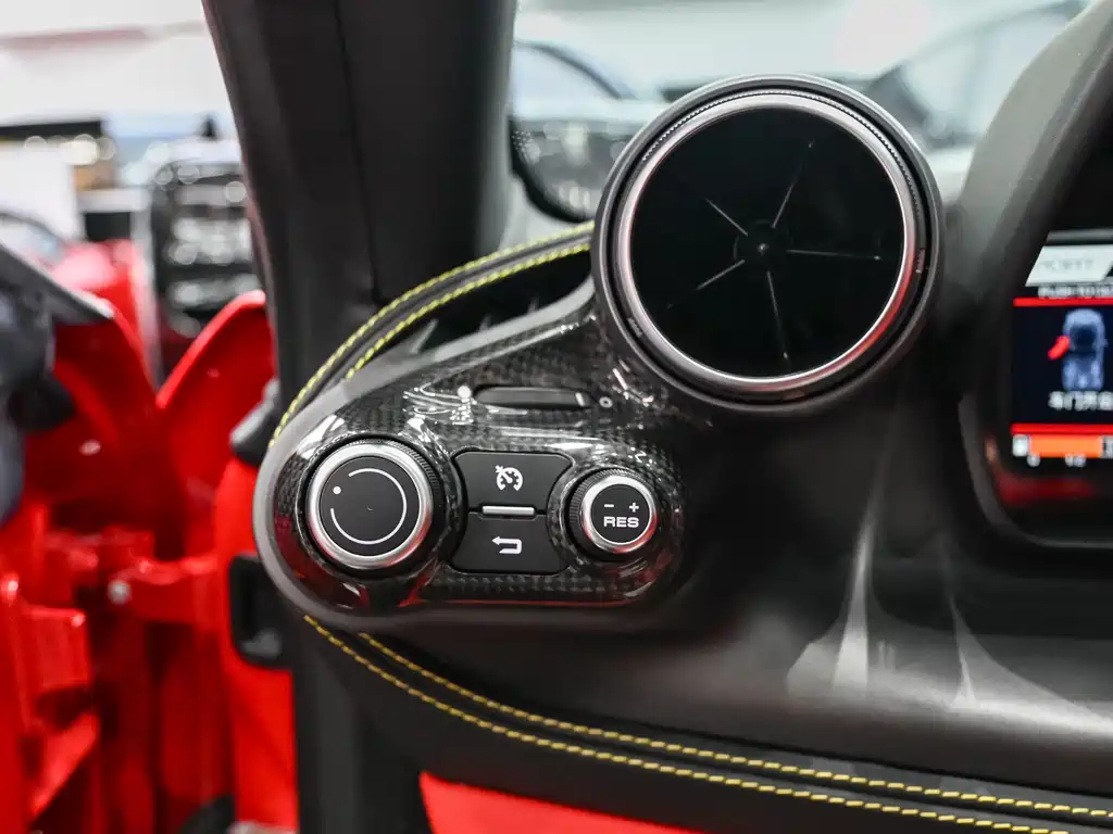 Ferrari F8 — миниатюра 18
