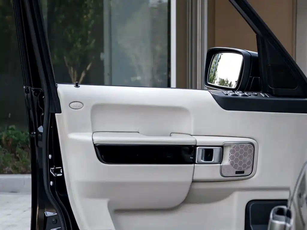 Land Rover Range Rover — миниатюра 12