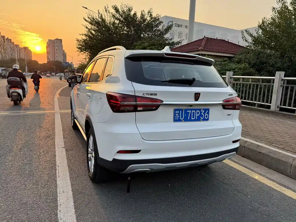 Roewe RX5 — миниатюра 6
