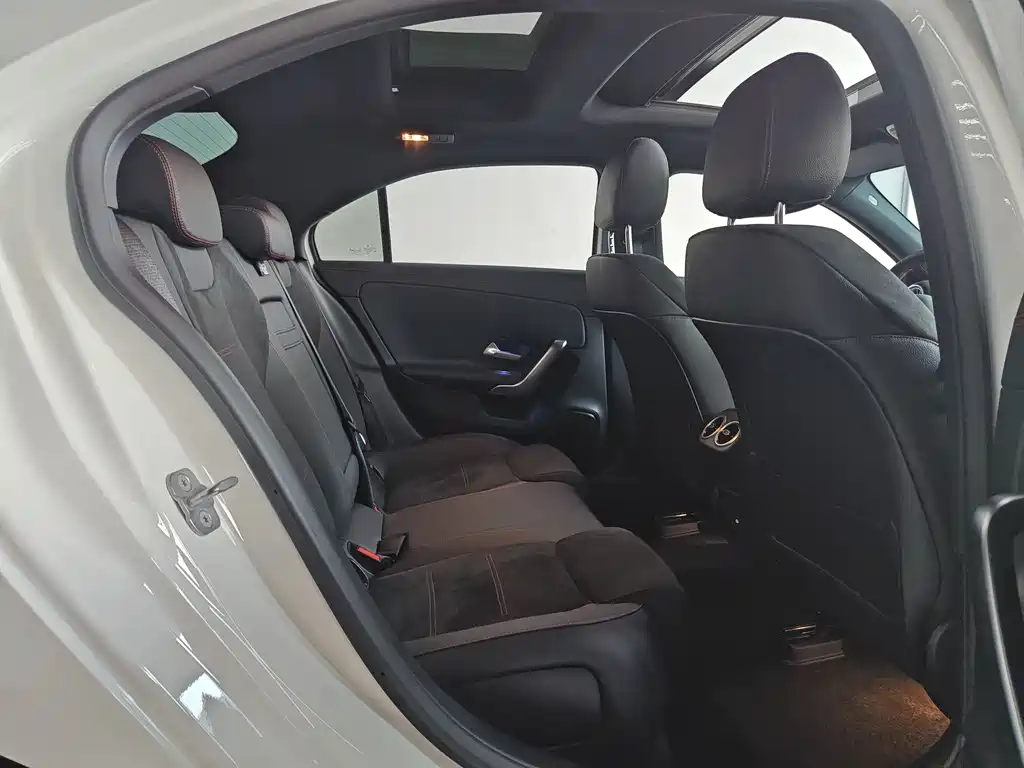 Mercedes-Benz A-Class A 2025 A 200 L Fashion