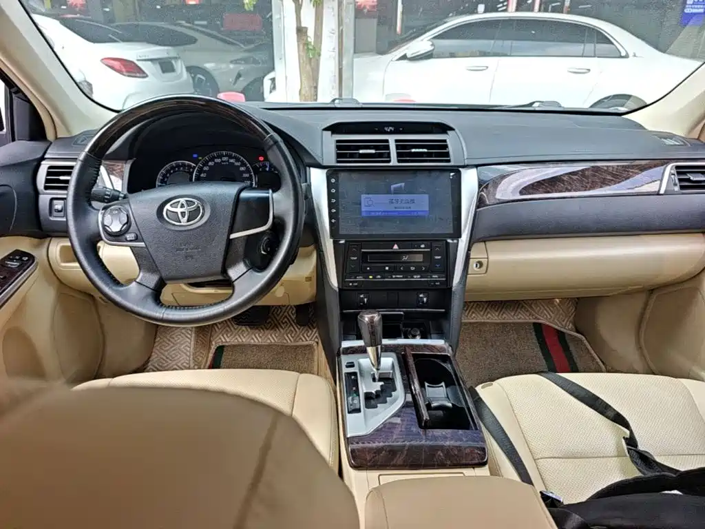Toyota Camry — миниатюра 10