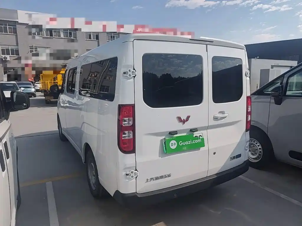 Wuling Yangguang — миниатюра 5