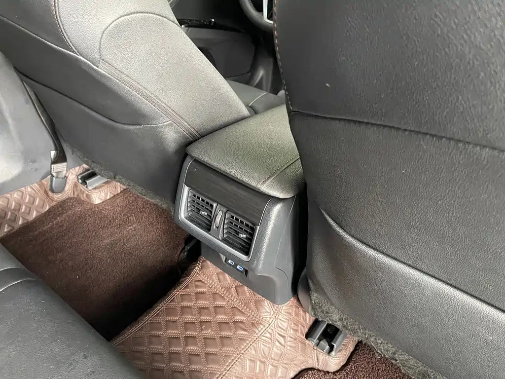 Toyota Camry — миниатюра 25