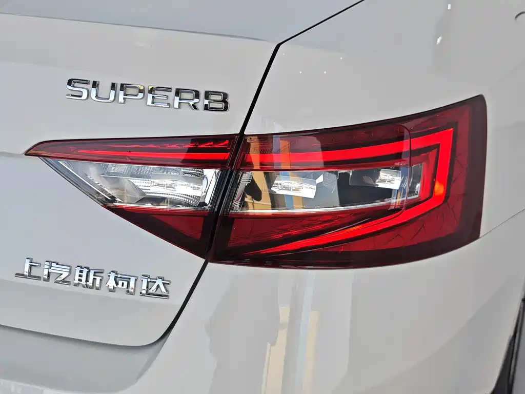 Skoda Superb — миниатюра 28