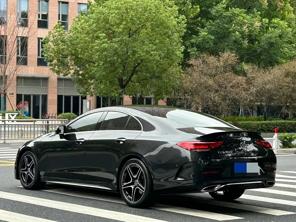 MERCEDES-BENZ CLS