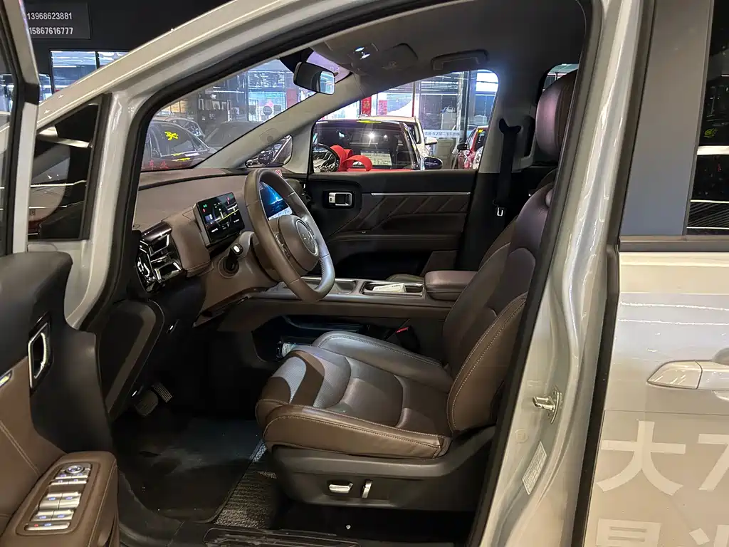 Wuling Xingguang 730 New Energy — миниатюра 5