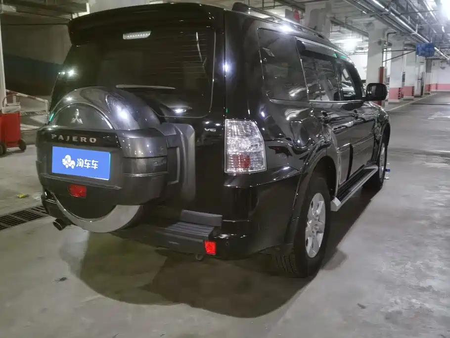 Mitsubishi Pajero (Import) — миниатюра 3